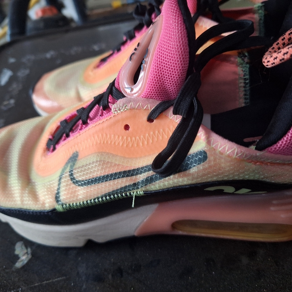 Nike Air Max 2090 size 7.5 orange pink